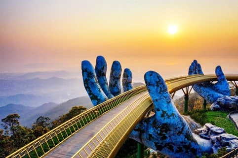 Da Nang: Ba Na Hills Golden Bridge Private Car Transfer