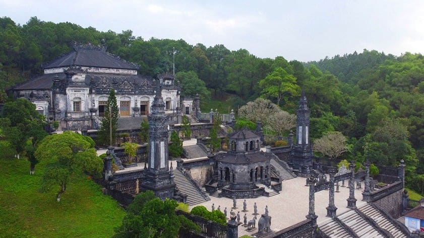 khai-dinh-tomb-2